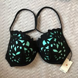 NWT bikini top